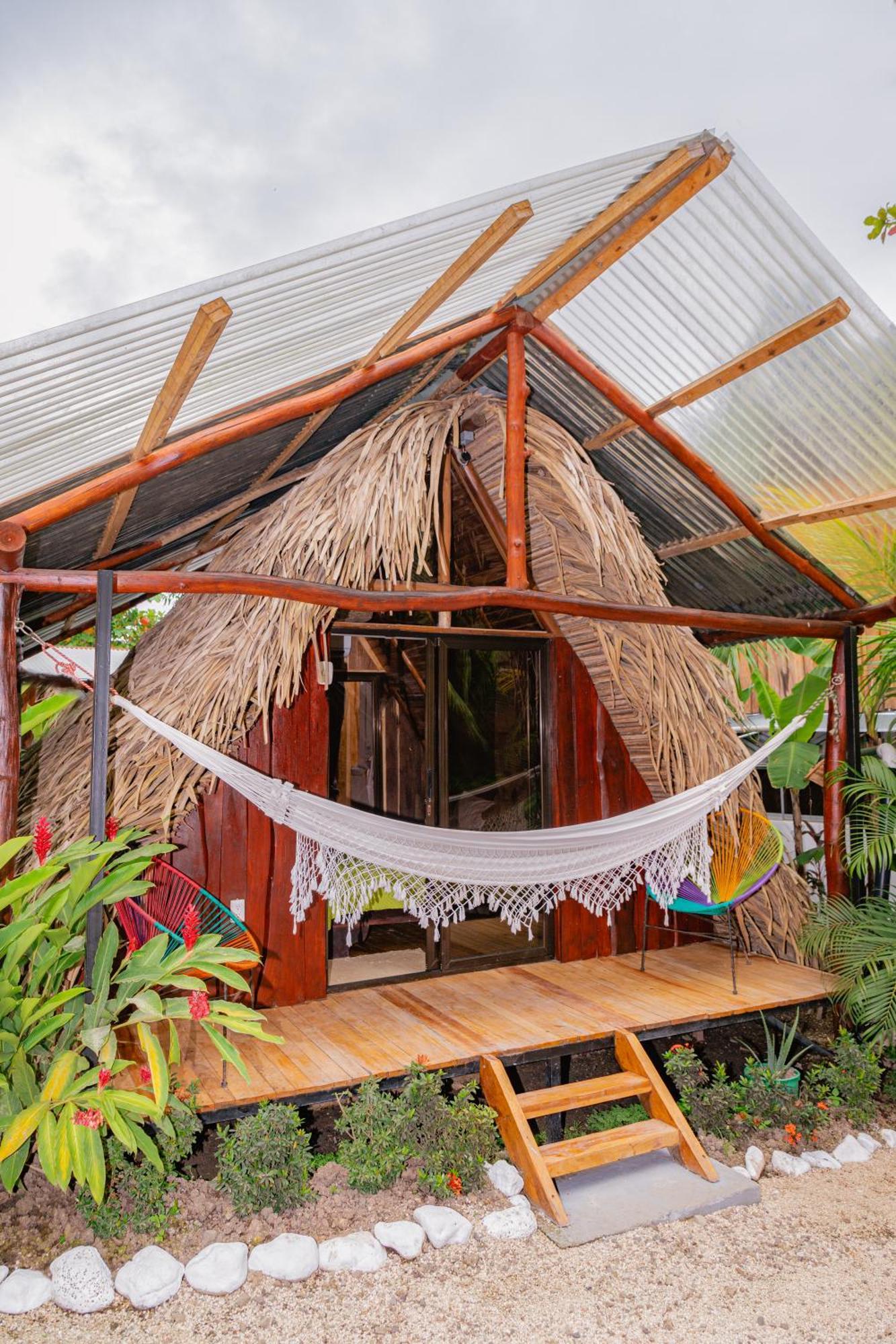 El Gato Rojas Surf Hostel Playa Santa Teresa  Eksteriør bilde